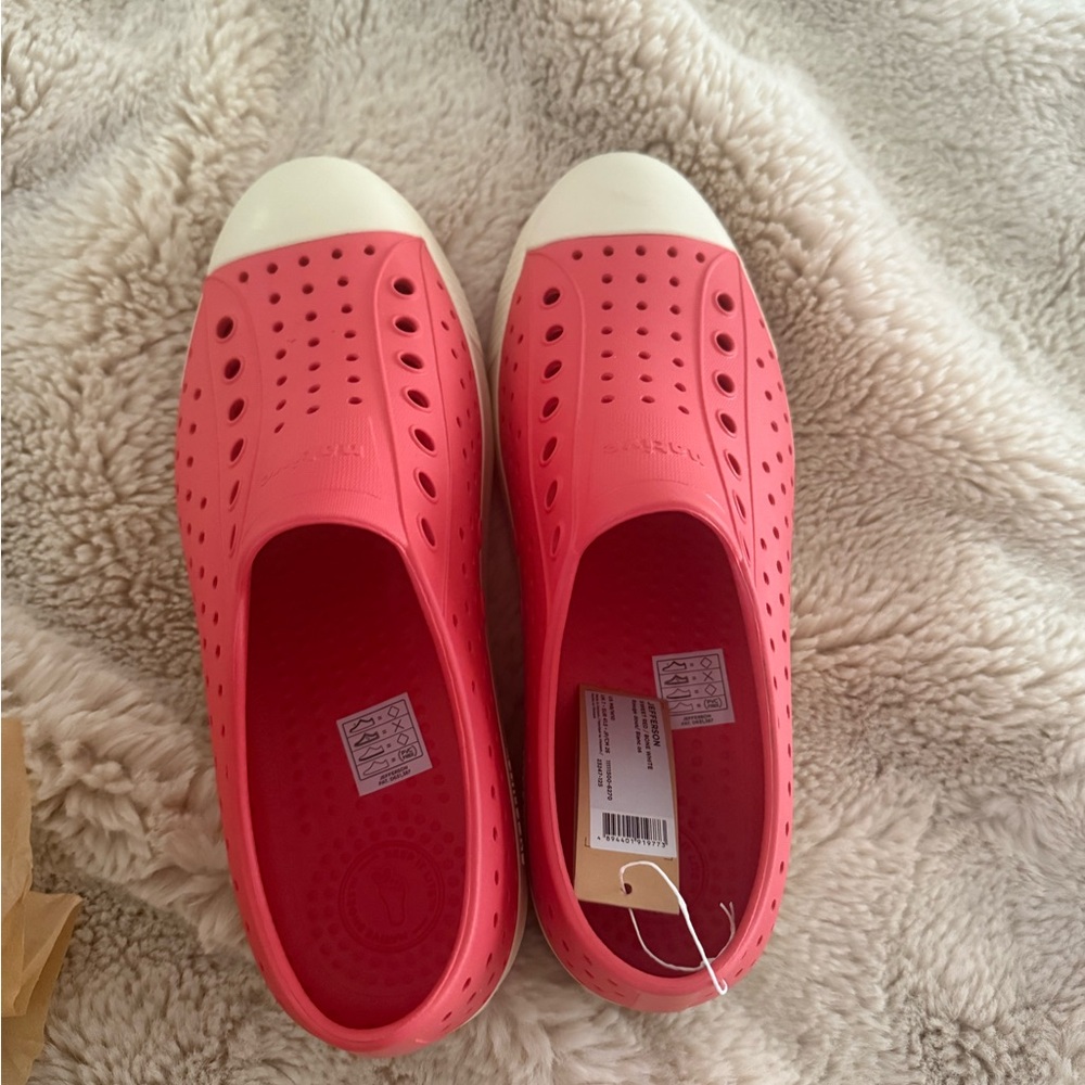 Native Slip-On Sneakers Women’s size 10 new in box - Picture 6 of 12